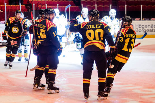 Brynäs Simon Bertilsson jublar