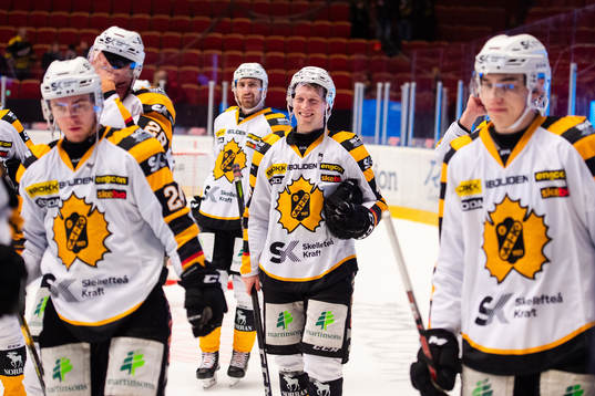 Skellefteås Mathis Olimb jublar