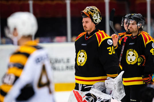 Brynäs målvakt Joacim Eriksson deppar