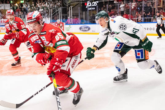 Moras Michael Haga och Färjestads Johan Ryno