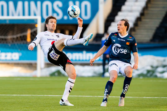Espen Ruud of Odd and Rolf Daniel Vikstøl of Viking