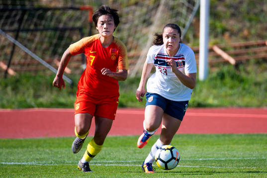 Wang Shuang of China and Heidi Elisabeth Ellingsen of Norway