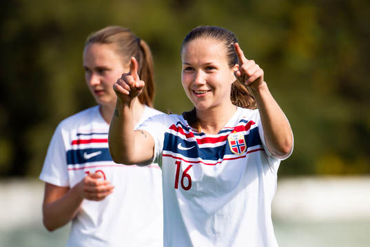Guro Reiten of Norway celebrates