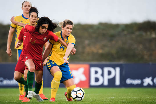 Hanna Folkesson of Sweden and Dolores Silva of Portugal