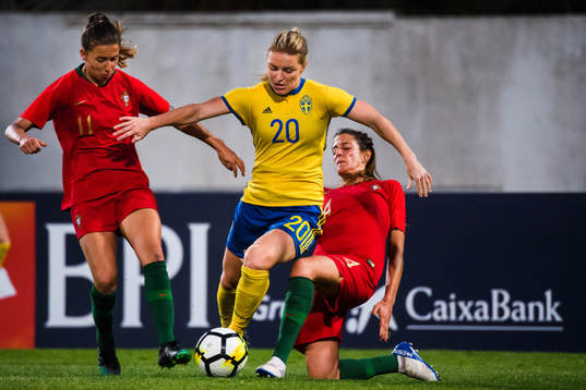 Mimmi Larsson of Sweden in a duel with Tatiana Pinto and