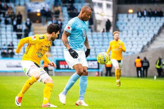 Falkenbergs Tibor Brink Joza och Malmö FFs Carlos