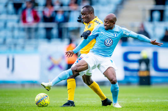 Falkenbergs Nsima Peter mot Malmö FFs Fouad Bachirou