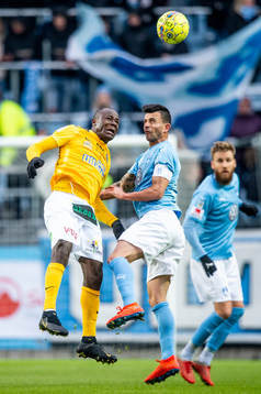 Falkenbergs Nsima Peter och Malmö FFs Behrang Safari
