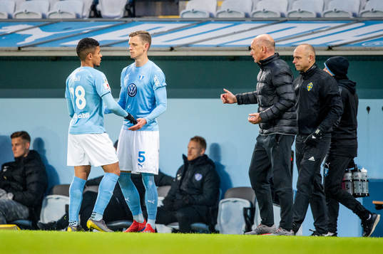 Malmö FFs tränare Uwe Rösler byter in Sören Rieks och