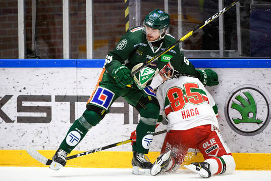 Färjestads Linus Johansson och Moras Michael Haga