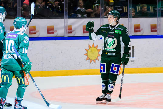 Färjestads Oskar Steen jublar