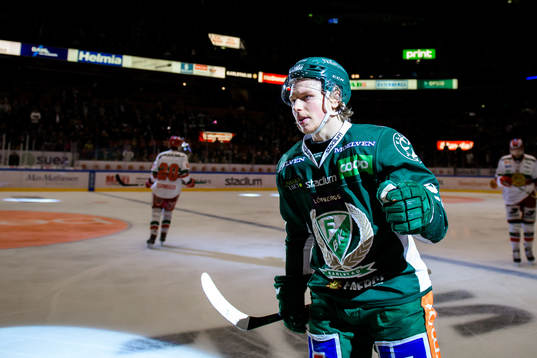 Färjestads Oskar Steen jublar