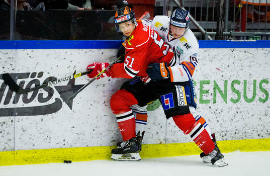 Örebros Kristian Näkyvä och Växjös Tuomas Kiiskinen