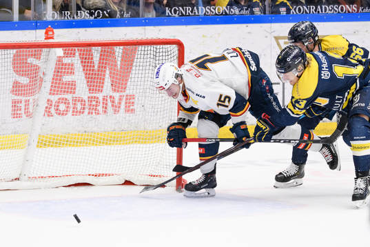 Djurgårdens Jakob Lilja med målchans i tom målbur