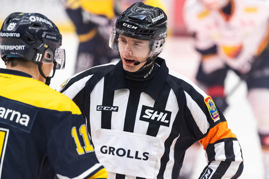 s Simon Önerud (rygg mot kameran)