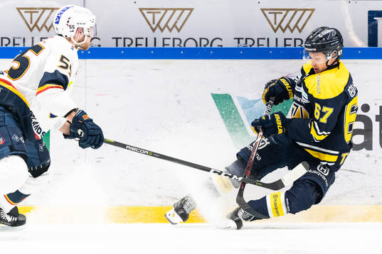 s Christoffer Törngren och Djurgårdens Alexander Urbom