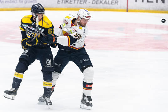 s Christoffer Törngren och Djurgårdens Alexander Urbom