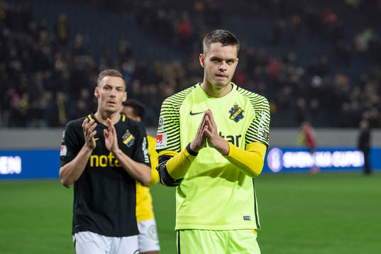 s Magnar Ödegaard (v) och målvakt Oscar Linnér (h) jublar