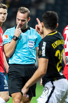 s Tarik Elyounoussi
