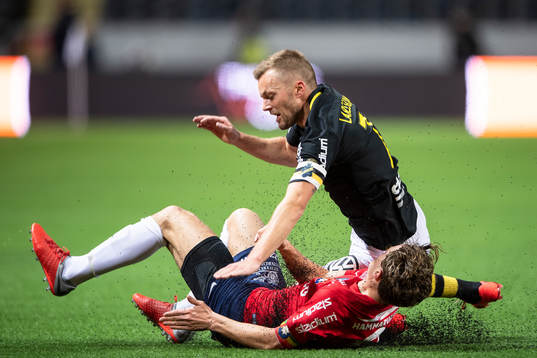 s Sebastian Larsson