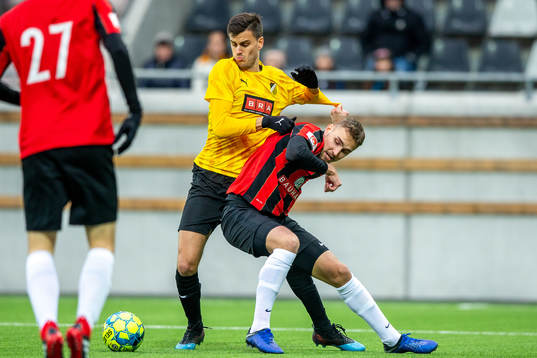 Häckens Alexander Jeremejeff och Brommapojkarnas Ali Suljic