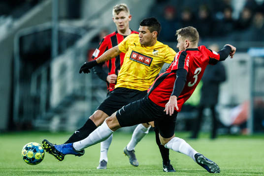 Häckens Paulinho och Brommapojkarnas Ali Suljic