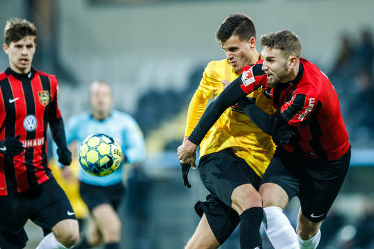 Häckens Alexander Jeremejeff och Brommapojkarnas Ali Suljic