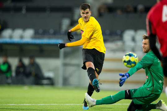 Häckens Alexander Jeremejeff skjuter 1-0