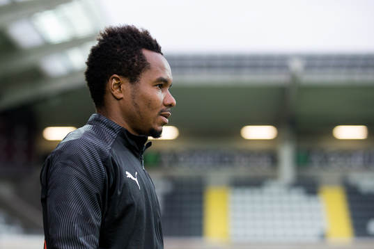 Häckens Nasiru Mohammed innan fotbollsmatchen i Svenska