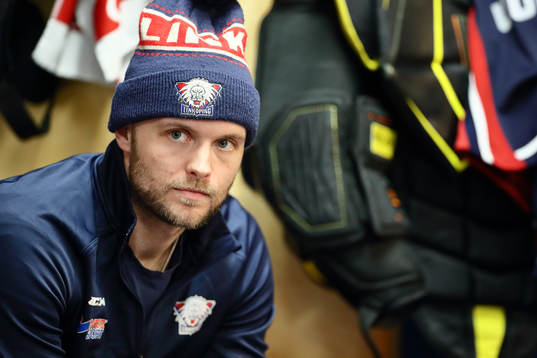 Linköpings Chad Billins före ishockeymatchen i SHL mellan