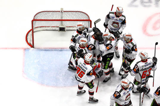 Malmö Redhawks spelare tackar målvakt Oscar Alsenfelt