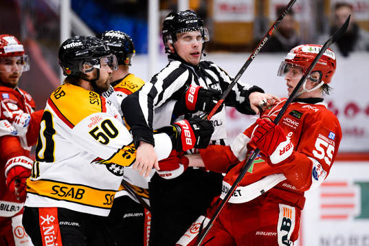Luleås Daniel Sondell i bråk med Timrås Vilmos Gallo