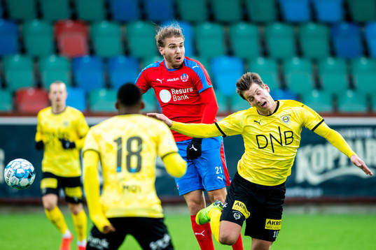 Helsingborgs Charlie Weberg mot Lillestrøms Thomas Lehne