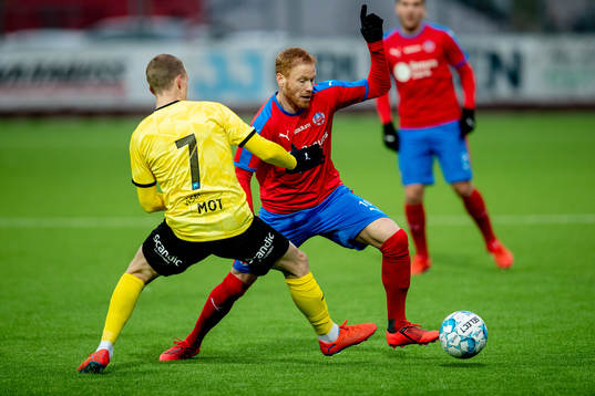 Helsingborgs Alexander Farnerud mot Lillestrøms Ifeanyi