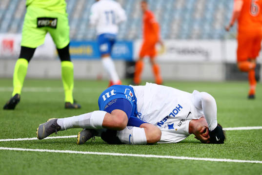 IFK Norrköpings Simon Skrabb har ont