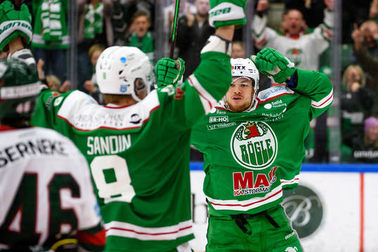 Rögles Lucas Elvenes jublar