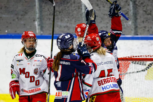 Linköpings Kennedy Marchment jublar