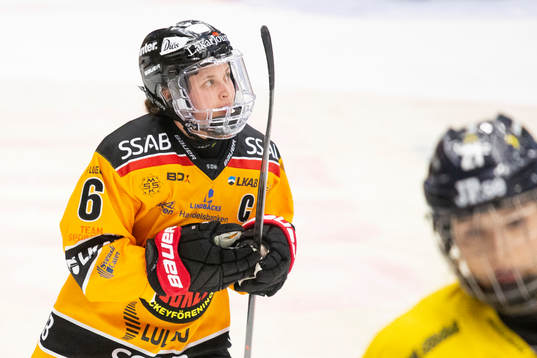 Luleås Jenni Hiirikoski jublar