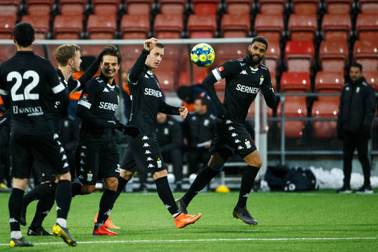 IFK Göteborgs spelare jublar