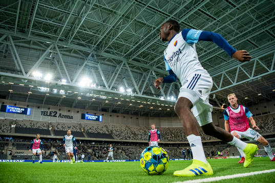 Djurgårdens spelare värmer upp