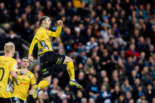Elfsborgs Pawel Cibicki jublar