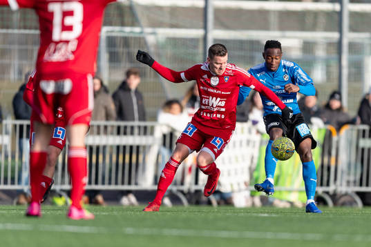Karlstads Sebastian Bellander och Halmstads Sadat Karim