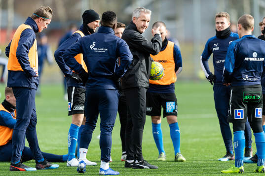 Halmstads assisterande tränare Keith Millen före