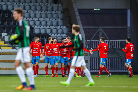 Nyköpings spelare jublar
