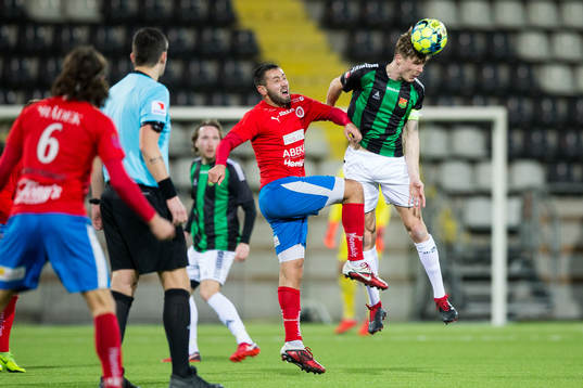 Nyköpings Jason Romero och GAIS Marcus Bergholtz