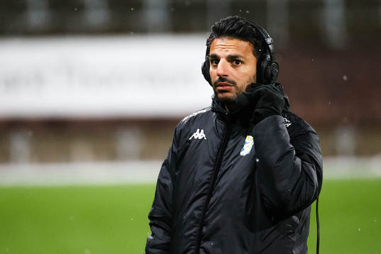 IFK Göteborgs tränare Poya Asbaghi deppar