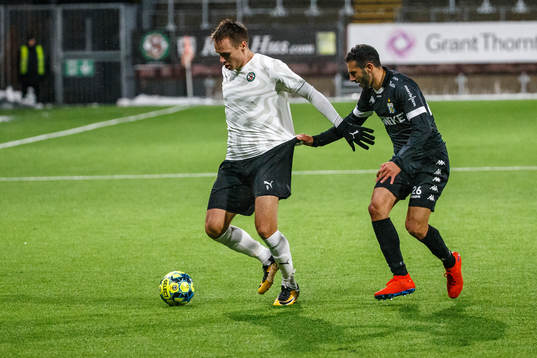 Örebros Viktor Prondel och IFK Göteborgs André Calisir