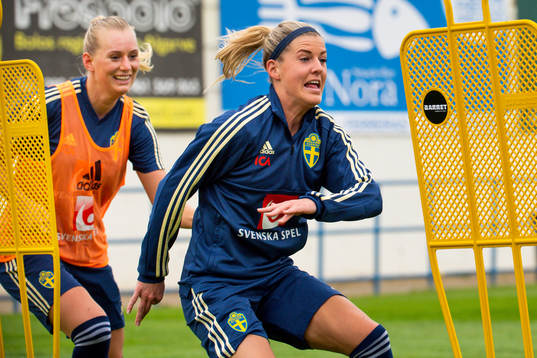 Stina Blackstenius och Olivia Schough