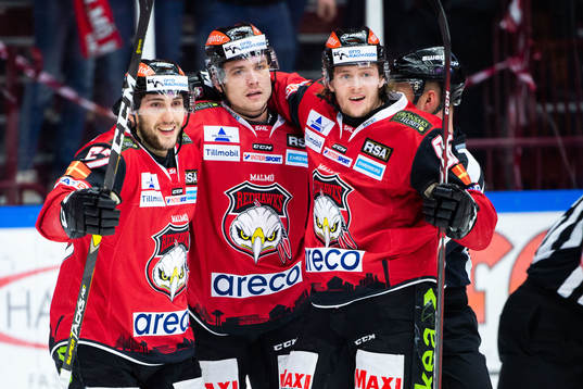 Malmö Redhawks Anton Öhman jublar