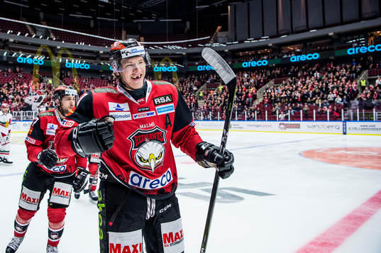 Malmö Redhawks Emil Sylvegård jublar
